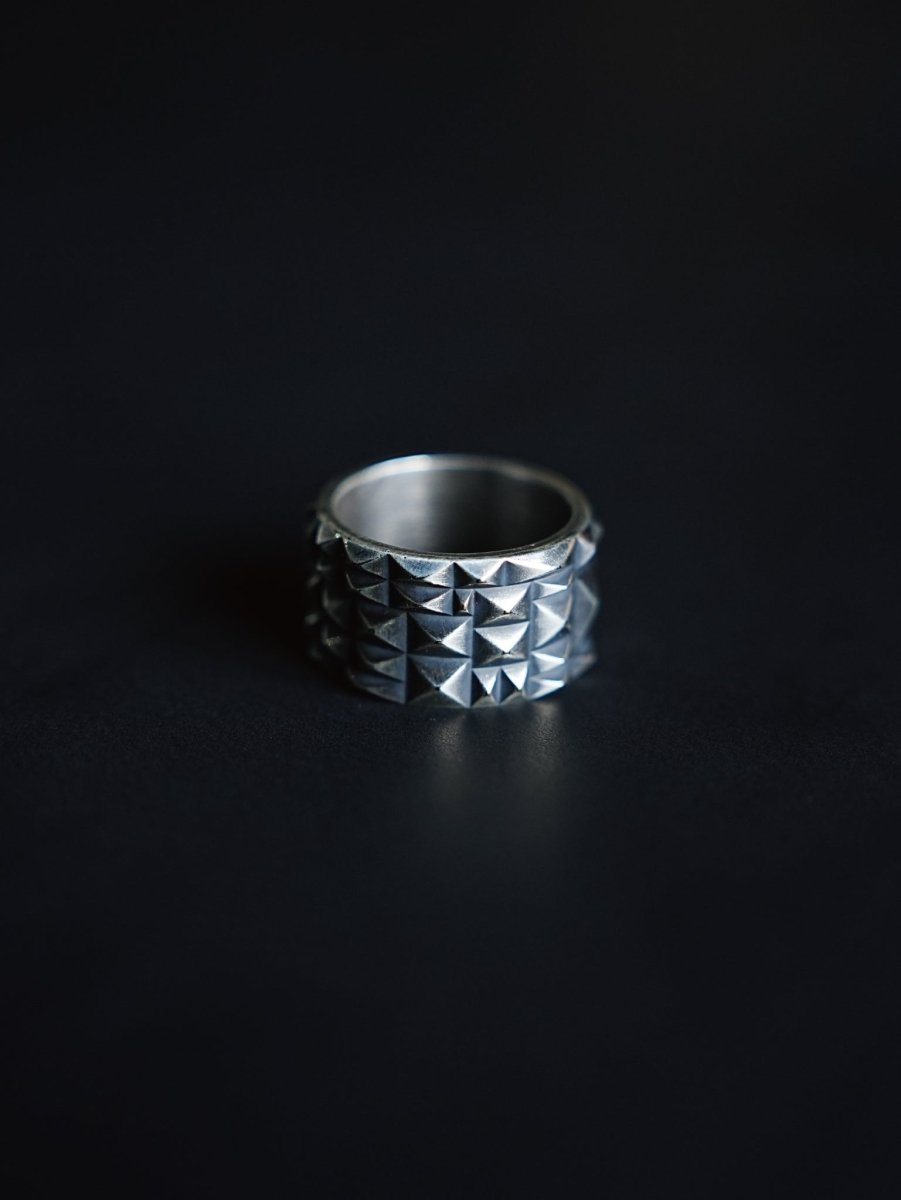005-STUDS-RING – PGND.