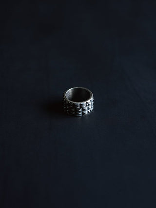 005 - STUDS - RING