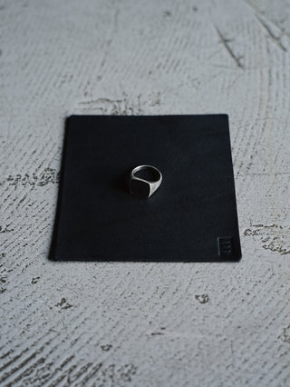 007-SIGNET-PINKY-RING