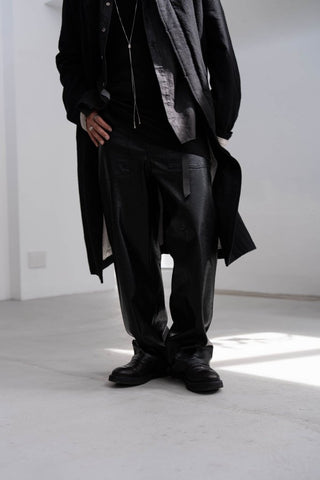M-35 FAUX LEATHER TROUSERS [BLACK]