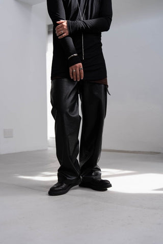 M-35 FAUX LEATHER TROUSERS [BLACK]