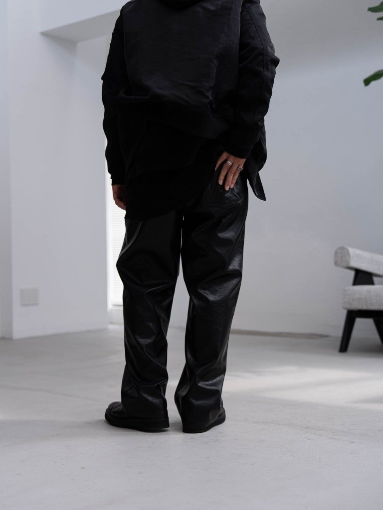 M-35 FAUX LEATHER TROUSERS [BLACK] – PGND.