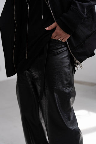 M-35 FAUX LEATHER TROUSERS [BLACK]