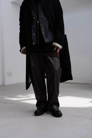 M-35 FAUX LEATHER TROUSERS [TAUPE BROWN]