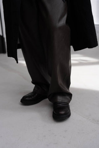 M-35 FAUX LEATHER TROUSERS [TAUPE BROWN]